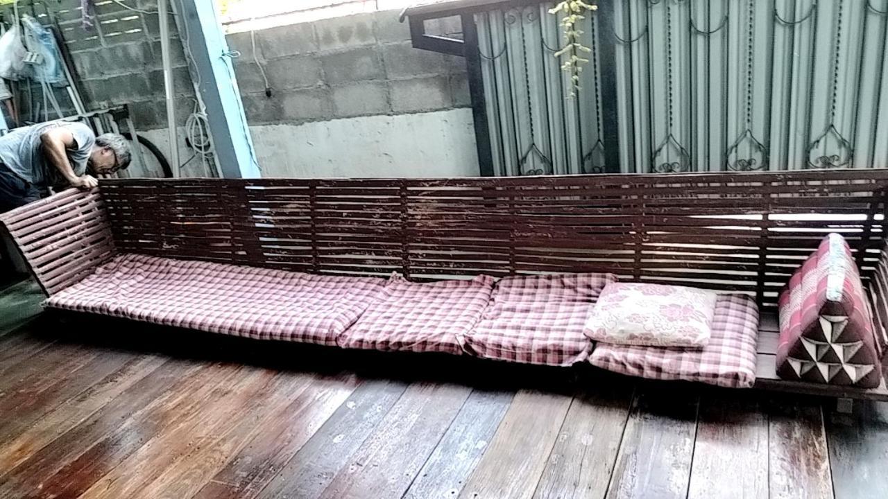 Canaan Pensión y Homestay Kanchanaburi Exterior foto