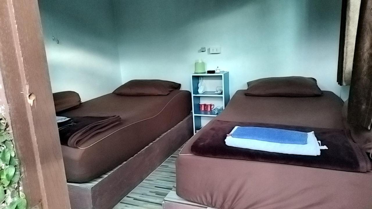 Canaan Pensión y Homestay Kanchanaburi Exterior foto